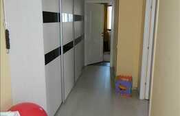 De vanzare apartament 3 camere, 54 mp, boxa subsol, zona strazii Dambovitei