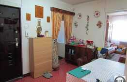 Vanzare apartament 4 camere, 80 mp, loc parcare, zona strazii Bucegi