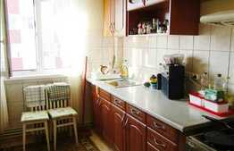 Vanzare apartament 4 camere, 80 mp, loc parcare, zona strazii Bucegi