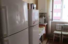 Vanzare apartament 4 camere, 80 mp, loc parcare, zona strazii Bucegi