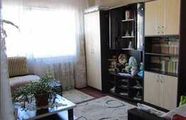 Vanzare apartament 4 camere, 80 mp, loc parcare, zona strazii Bucegi