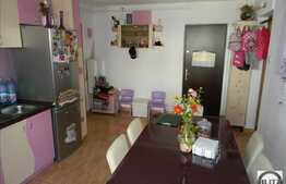 De vanzare apartament 2 camere, 54 mp, decomandat, zona strazii Cojocnei