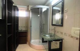 Apartament 4 camere, 135 mp, 2 bai, parcare, Complex Semiluna Plopillor