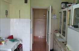 Vanzare apartament 3 camere, 65 mp, decomandat, parcare, zona strazii Izlazului