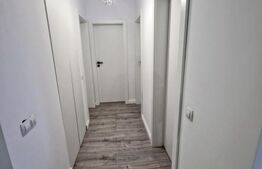 Exclusiv ! Apartament modern, 3 camere, 2 bai, garaj, zona centrala Floresti !
