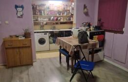 Casa cu 2 corpuri in curte, individuala,  7 camere, 150 mp, zona Bartolomeu