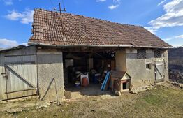 Casă cu farmec rustic, teren de 4887 mp