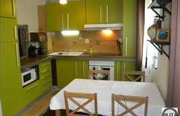 Vanzare apartament cu 2 camere, 51 mp, balcon, zona strazii Florilor!