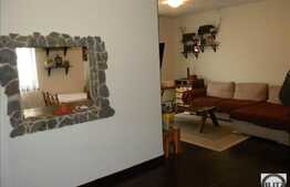 Vanzare apartament cu 2 camere, 51 mp, balcon, zona strazii Florilor!