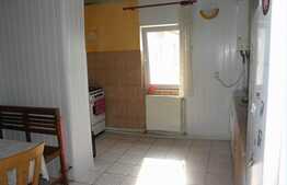 Vanzare apartament cu 3 camere, decomandat, 60 mp, zona sensului giratoriu!