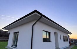 Casa pe un nivel 105 mp cu pod inalt mansardabil de 70mp, teren 500mp, Chinteni