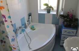 De vanzare apartament decomandat cu 2 camere, 52 mp, zona Florilor! Cu parcare!