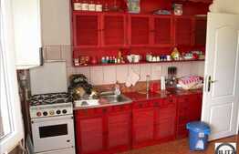 3 camere de vanzare in imobil tip vila din Gheorgheni