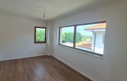 Casa individuala, 4 camere incalzire in pardoseala, 450 mp de teren, Luna de Sus