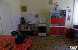 De vanzare apartament cu 3 camere, 118,47 mp, boxa subsol, zona strazii Horea