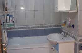 Vanzare apartament 3 camere, 65 mp, decomandat, loc parcare, zona Interservisan