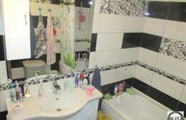 Apartament modern cu 3 camere, 78 mp! TERASA de 30 mp! Zona Stejarului! Parcare!