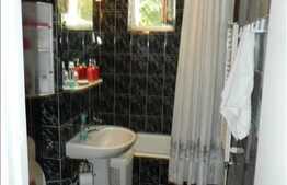 Apartament de vanzare cu 3 camere, decomandat, zona strazii Liviu Rebreanu