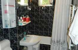 Apartament de vanzare cu 3 camere, decomandat, zona strazii Liviu Rebreanu