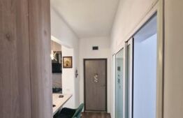 Apartament de vanzare, cu 2 camere, 49 mp, zona Tractoru