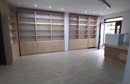 Apartament pretabil pentru spatiu comercial, 88 mp, 4 incaperi,  central