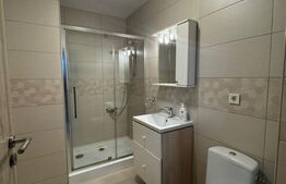 Apartament 3 camere, 60 mp, parcare, zona Stejarului