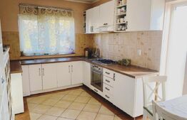 Casa de vanzare cu 6 camere, 195 mp utili, zona Auchan