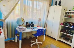 Casa de vanzare cu 6 camere, 195 mp utili, zona Auchan