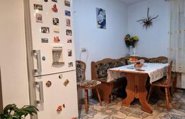 Apartament cu 3 camere, 52mp, garaj, intermediar, zona G. Doja