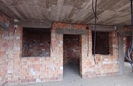 Duplex la rosu in Luna, langa Campia Turzii