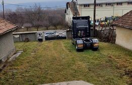 Duplex la rosu in Luna, langa Campia Turzii