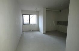 Apartament de vanzare, 3 camere, semidecomandat, bloc nou, zona Pod IRA