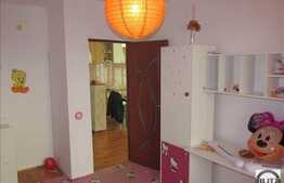 Vanzare apartament cu 2 camere, 48 mp, zona Terra! Cu parcare!