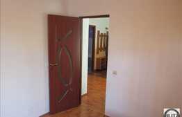 Vanzare apartament cu 2 camere, 48 mp, zona Terra! Cu parcare!