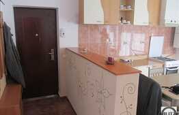 Vanzare apartament cu 2 camere, 48 mp, zona Terra! Cu parcare!
