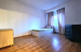 Apartament cu 3 camere, 65mp, parcare inclusa, intermediar, zona Centrala