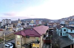 Apartament cu 3 camere, 65mp, parcare inclusa, intermediar, zona Centrala