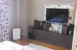 Vanzare apartament 3 camere, 80 mp, decomandat, zona Piata Marasti