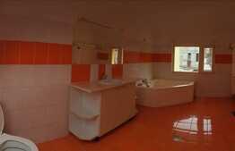 Vanzare apartament 4 camere, 116 mp, parcare, boxa subsol, zona centrala