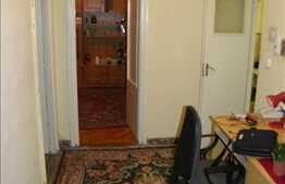 Apartament de vanzare 3 camere, 74 mp utili, zona Bucium, cu boxa si parcare