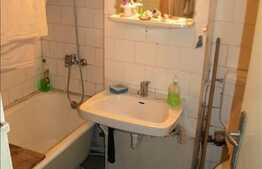 Apartament de vanzare 3 camere, 74 mp utili, zona Bucium, cu boxa si parcare