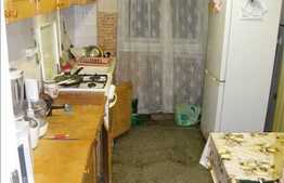 Apartament de vanzare 3 camere, 74 mp utili, zona Bucium, cu boxa si parcare