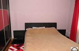 Vanzare 3 camere, 72 mp utili, zona Campului, balcon 11 m, terasa 60 mp, parcare