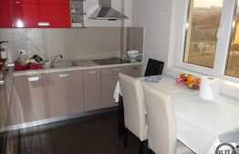 Vanzare 3 camere, 72 mp utili, zona Campului, balcon 11 m, terasa 60 mp, parcare