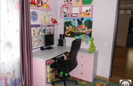 Vanzare 3 camere, 72 mp utili, zona Campului, balcon 11 m, terasa 60 mp, parcare