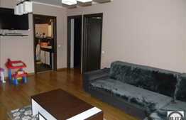 Vanzare 3 camere, 72 mp utili, zona Campului, balcon 11 m, terasa 60 mp, parcare