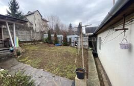 Casă cu 3 camere, 90 mp, cu curte generoasă, 400 mp teren, zona Gruia 