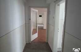 De vanzare apartament cu 3 camere, 76 mp, zona Piata Mihai Viteazu