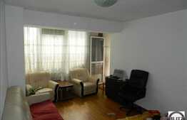 Apartament de vanzare cu 3 camere, semidecomandat, partial mobilat, in bloc nou