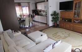 De vanzare apartament 3 camere, 74 mp, parcare, terasa, zona strazii Campului!